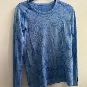 Lululemon long sleeve running top